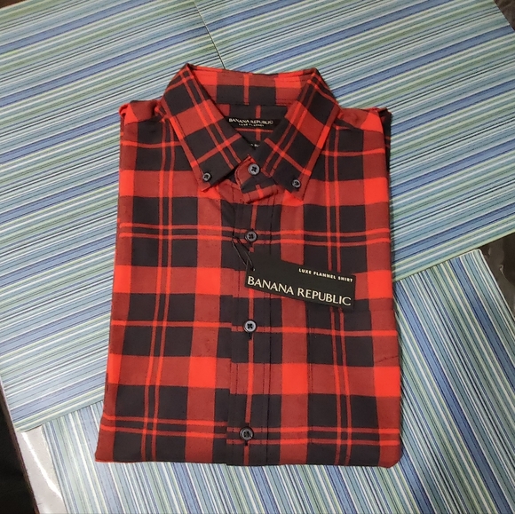 Banana Republic Other - Banana Republic men's casual red/black plaid shirt
